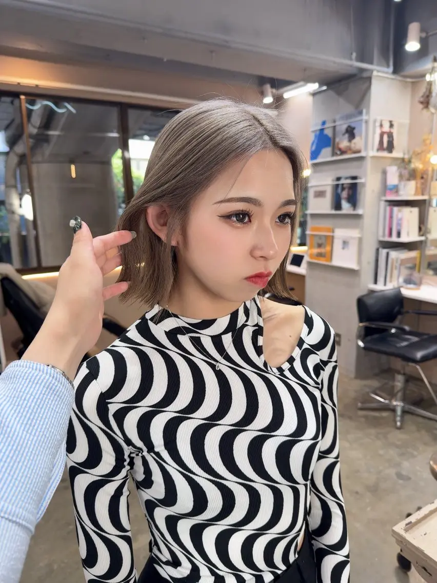 ショート カラー ヘアカラー MIES amane(アマネ)のヘアスタイル