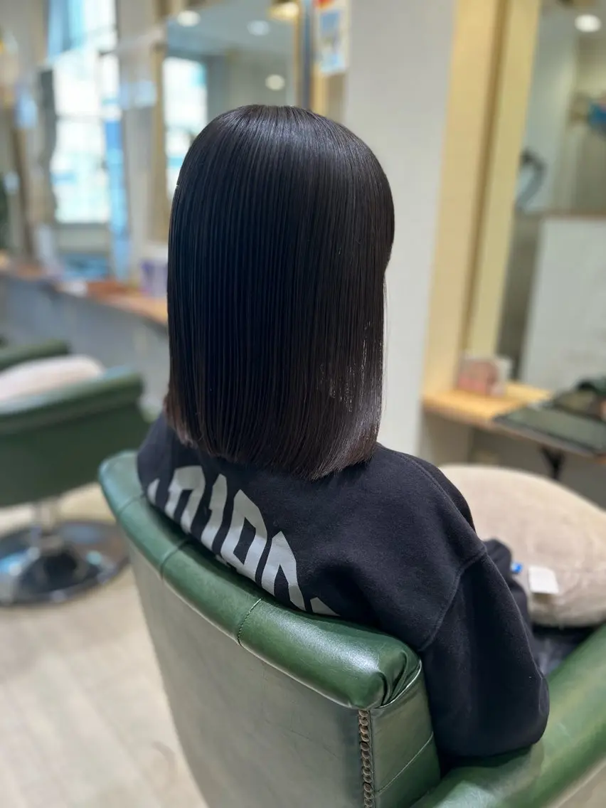 ミディアム カット 縮毛矯正 トリートメント melca. Amiのヘアスタイル