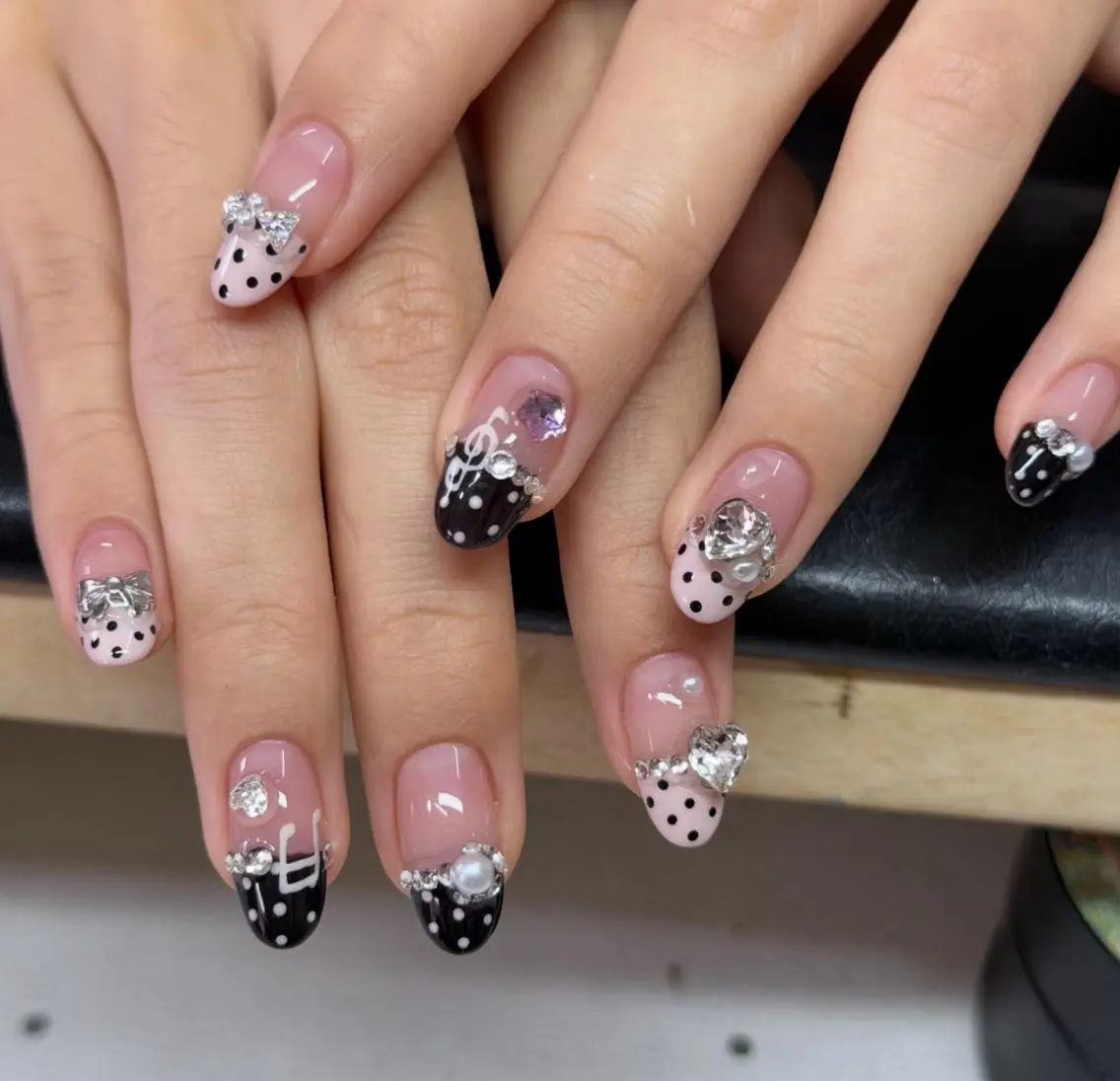 ネイル ハンドネイル 🎀 NaNa_nailのネイルデザイン