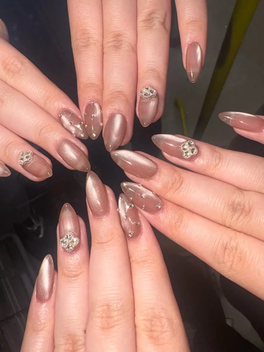ネイル ドット ストーンネイル 33nail✴️栄 スミレ❇️Gel-xのネイルデザイン
