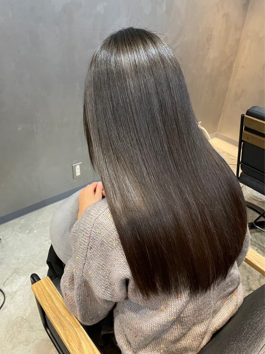 カラー Inity   森 千尋のヘアスタイル
