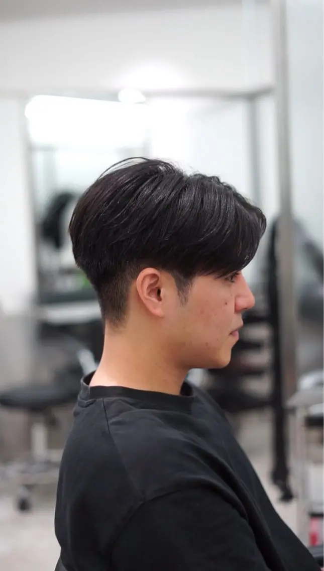 パーマ メンズ ビジネス センターパート メンズショート 大人スタイル 太田のヘアスタイル