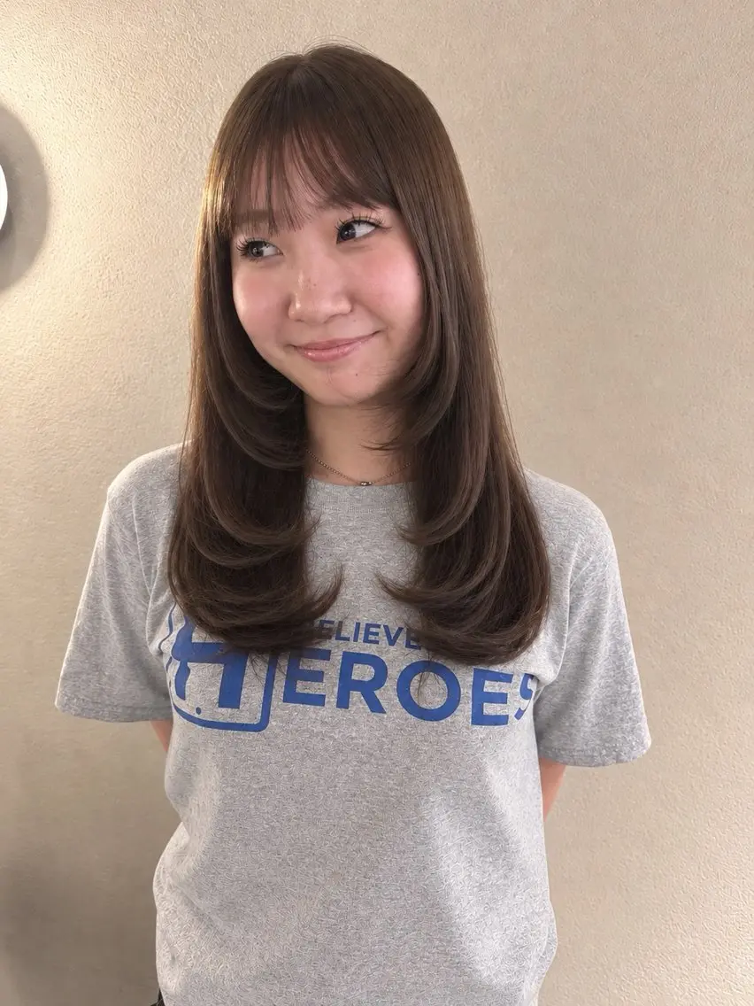 セミロング カット ヘアカラー YAMADA KOKOROのヘアスタイル