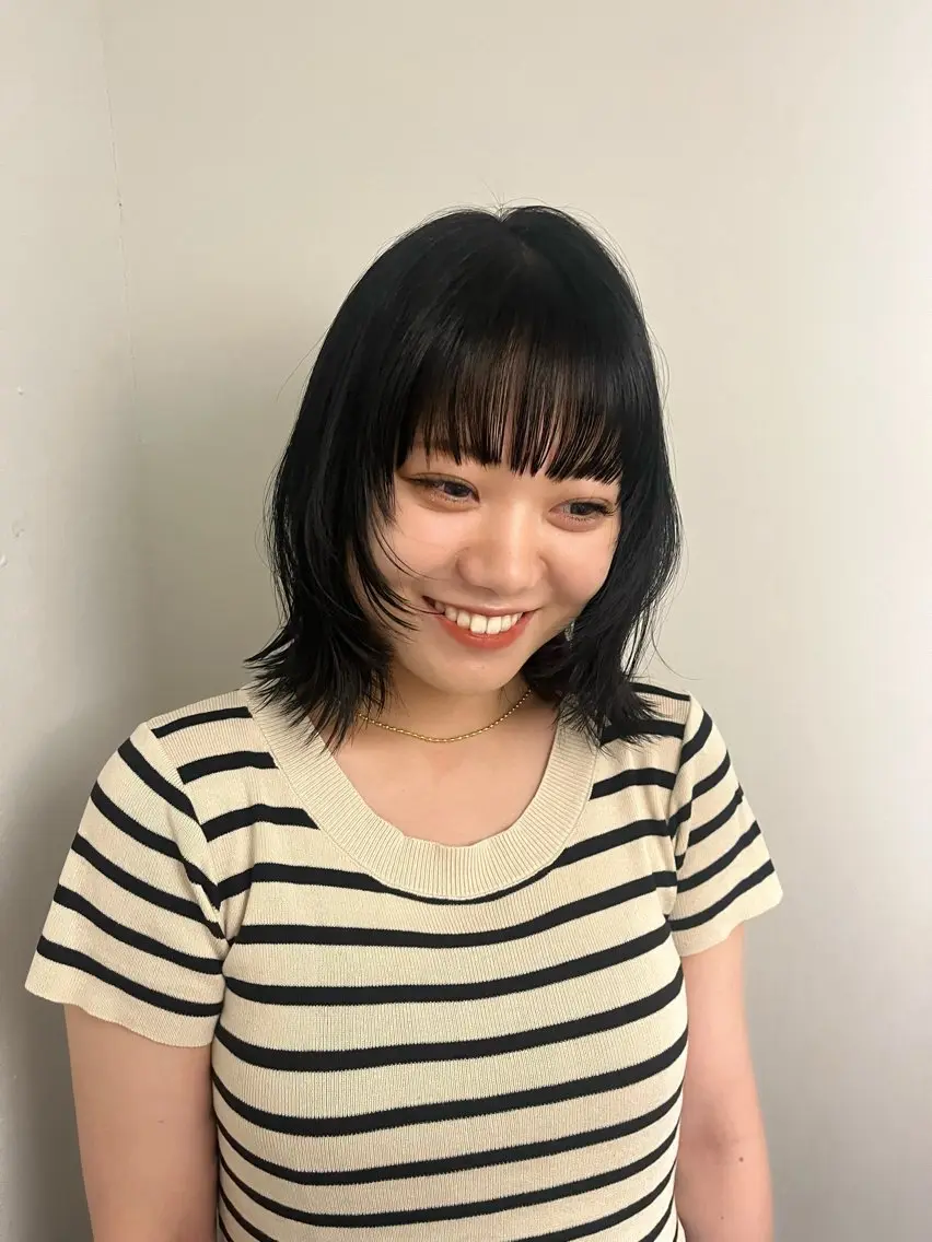 ミディアム カラー レイヤーカット ウルフカット ウルフレイヤー Airi 韓国y2k ハイレイヤーのヘアスタイル