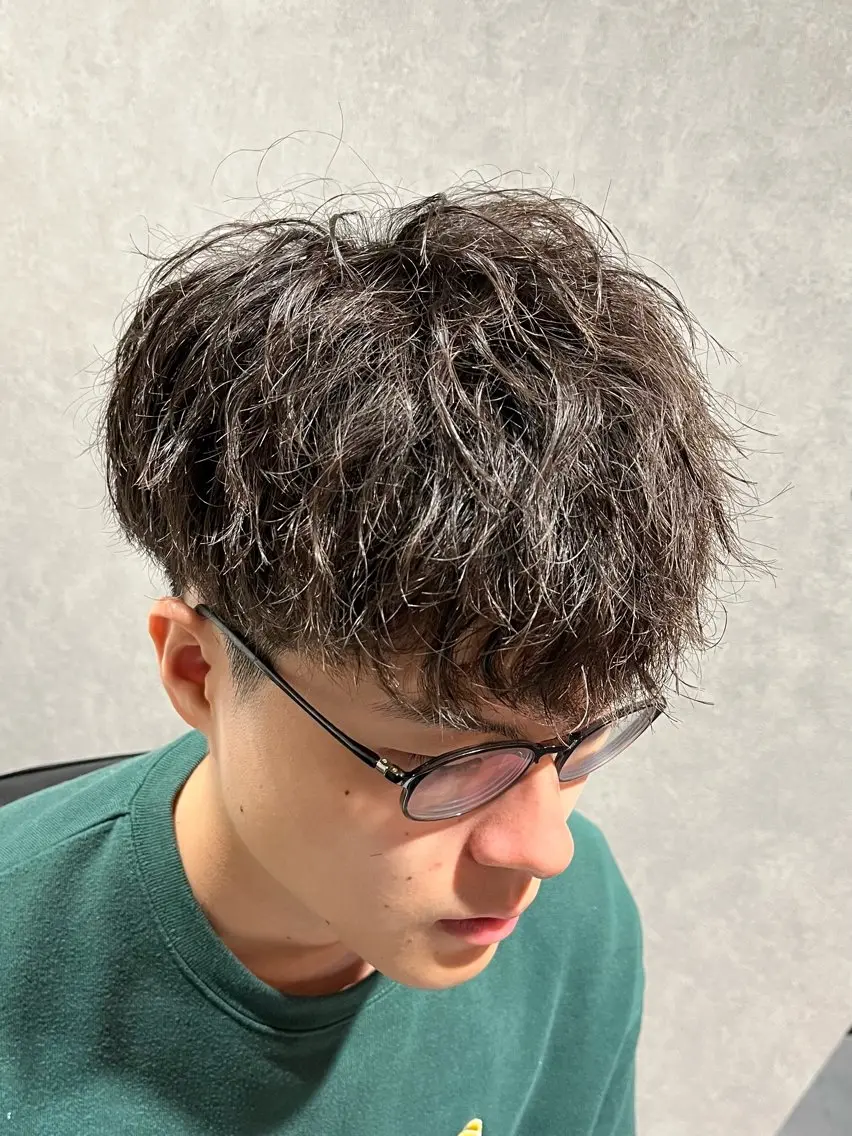 カット＋最先端パーマ＋眉毛カット＋炭酸ケア【#池袋#メンズ#パーマ#理容室#美容室#フェード】の写真