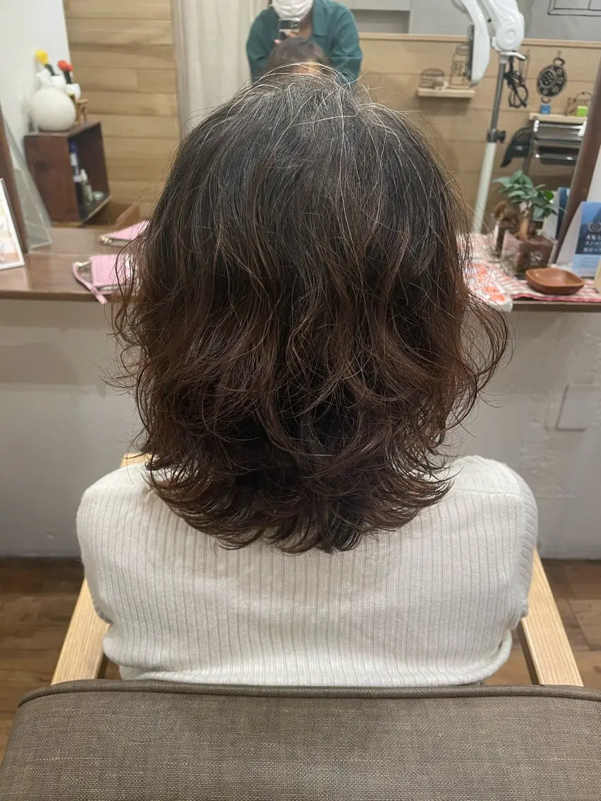 ミディアム パーマ ミディアムパーマ 飯塚 七海のヘアスタイル