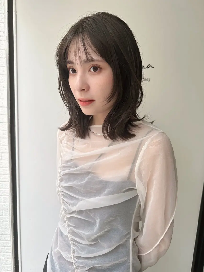 ミディアム レイヤーカット 鎌倉 彩のヘアスタイル