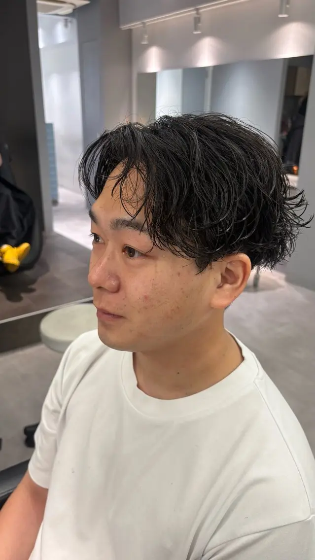 ミディアム パーマ メンズ ミディアムパーマ センターパート メンズパーマ カット パーマ 高橋 周のヘアスタイル