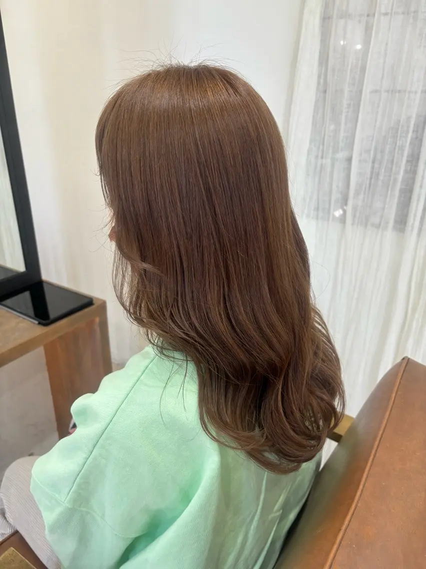 ロング カラー ベージュカラー ブリーチ 透明感カラー ダブルカラー 室谷 ゆりあのヘアスタイル