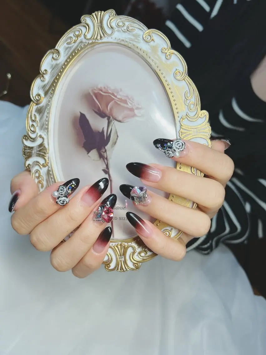 ネイル Tina Nailstudioのネイルデザイン