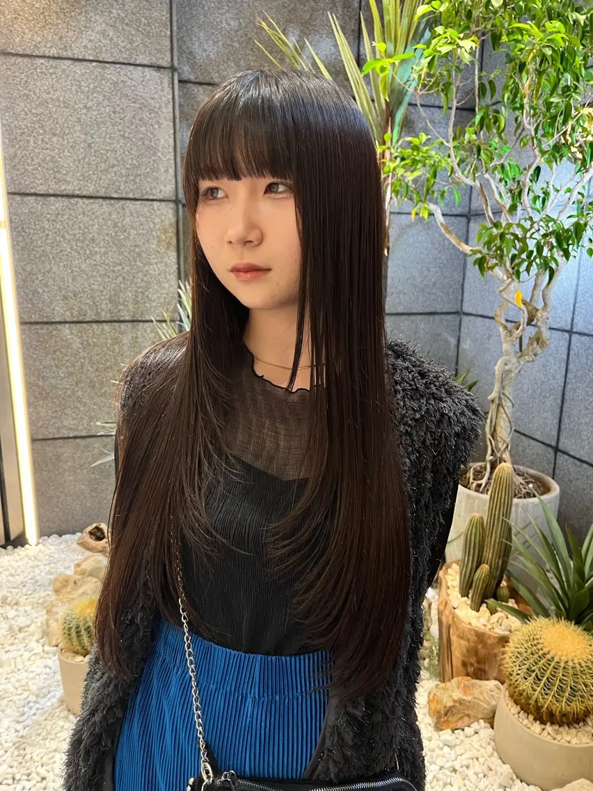 ロング レイヤーカット ∴Sanae. ∴ トータルビューティーのマツエク・マツパデザイン
