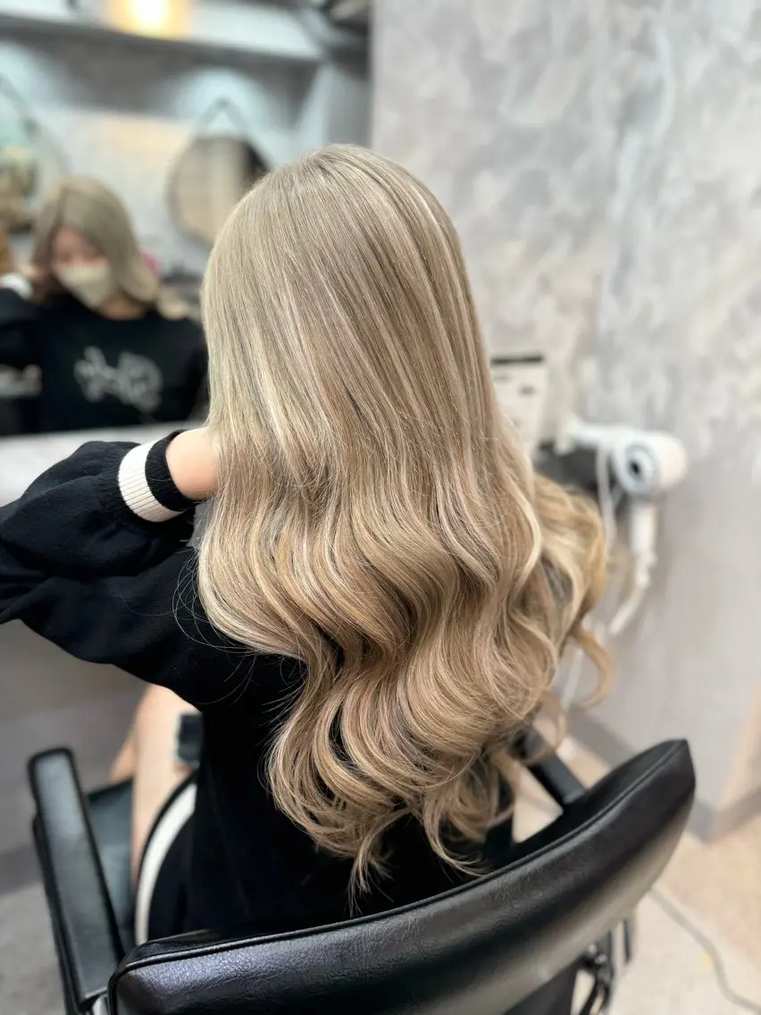 ロング エクステ ハイライト ヘアカラー トリートメント 👑最高級エクステ 👑新宿/タイセイのヘアスタイル