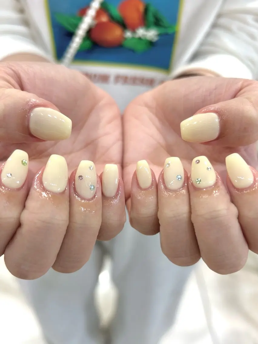 ネイル クリアネイル ストーンネイル ハンドネイル 🎀チーク/ちゅるん 🫧chisa🎀のネイルデザイン