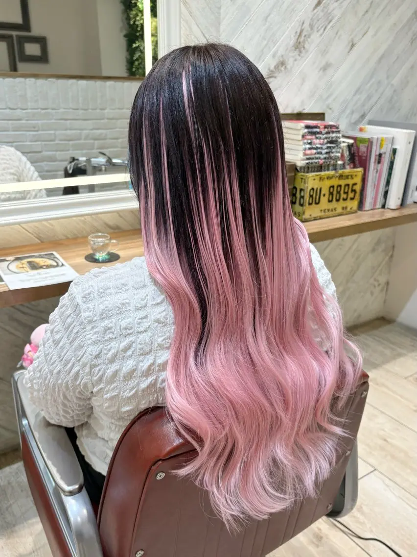 ロング エクステ エクステ ハイトーンカラー シールエクステのヘアスタイル