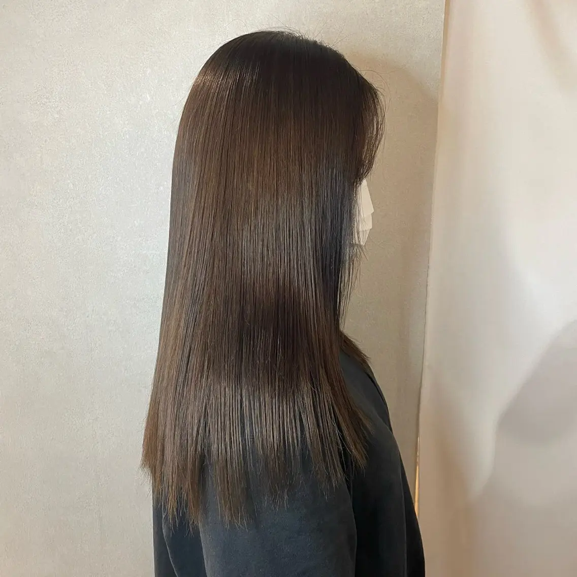 ロング 🎀モモ🎀　上品 白髪ぼかしハイライトのヘアスタイル