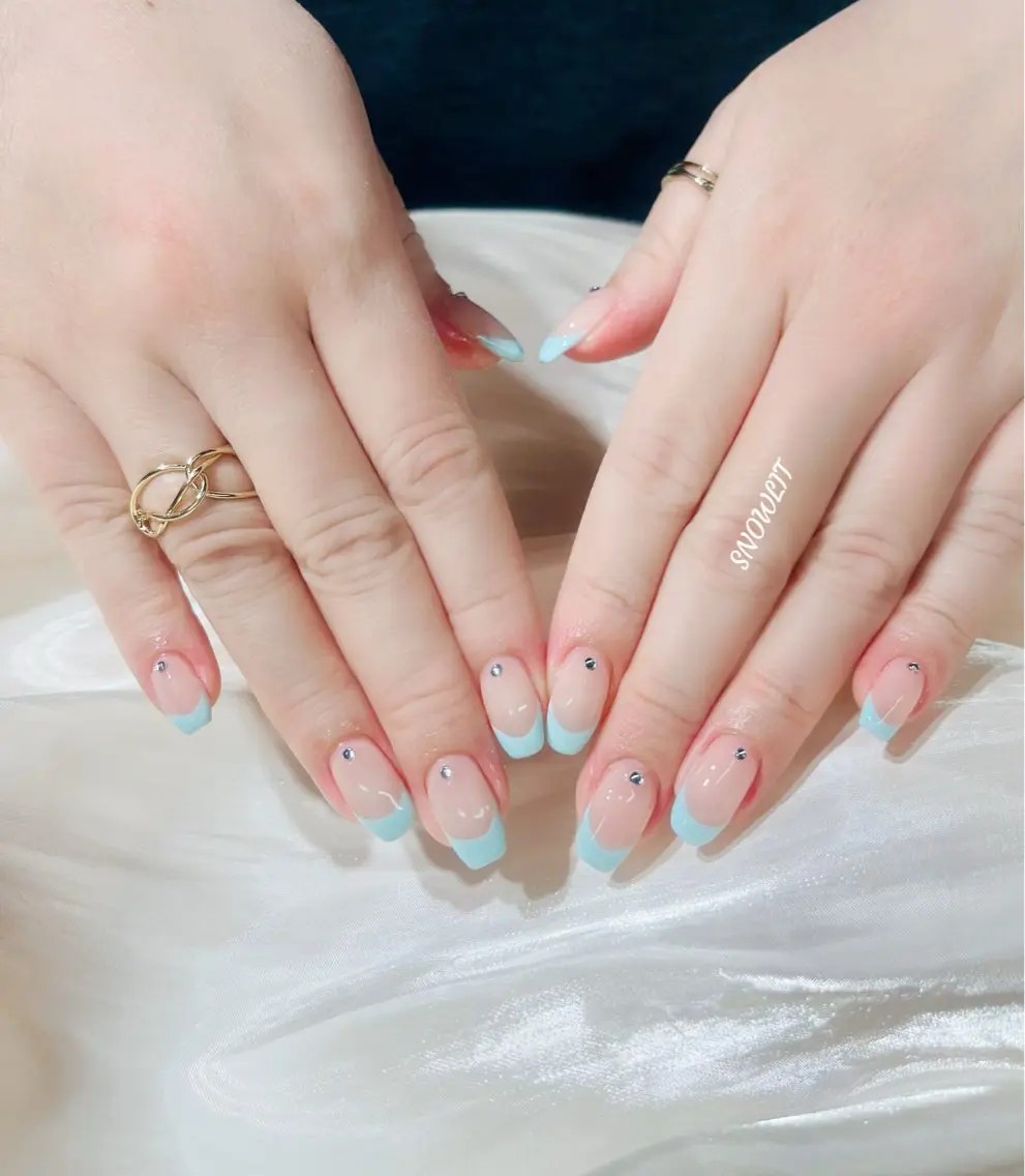 ネイル ハンドネイル ハンドケア SNOW LITのネイルデザイン
