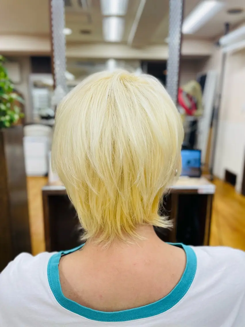 ショート カラー メンズ メンズブリーチ マッシュウルフ マッシュ メンズウルフカット ブリーチ ふくおか なな Toiro 武蔵小杉のヘアスタイル