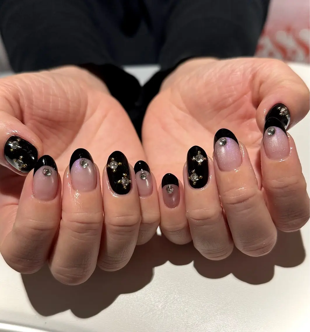 ネイル ハンドネイル and MOON / shizukuのネイルデザイン