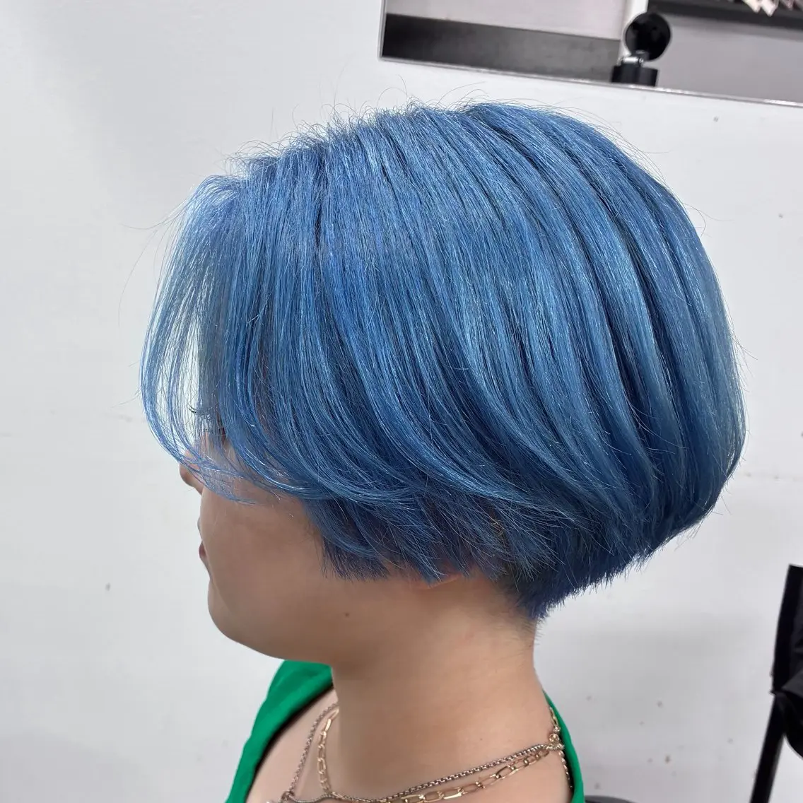 ショート カラー ブリーチ ブルーカラー ケアブリーチ 透明感カラー デザインカラー ヘアカラー Aoba 🫧艶ハイトーン🫧のヘアスタイル