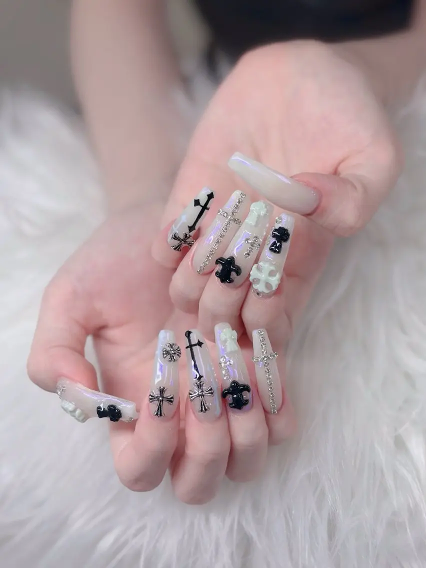 ネイル フレンチネイル ジェルネイル キラキラネイル 韓国ネイル マグネットネイル Julli NailStudioのネイルデザイン