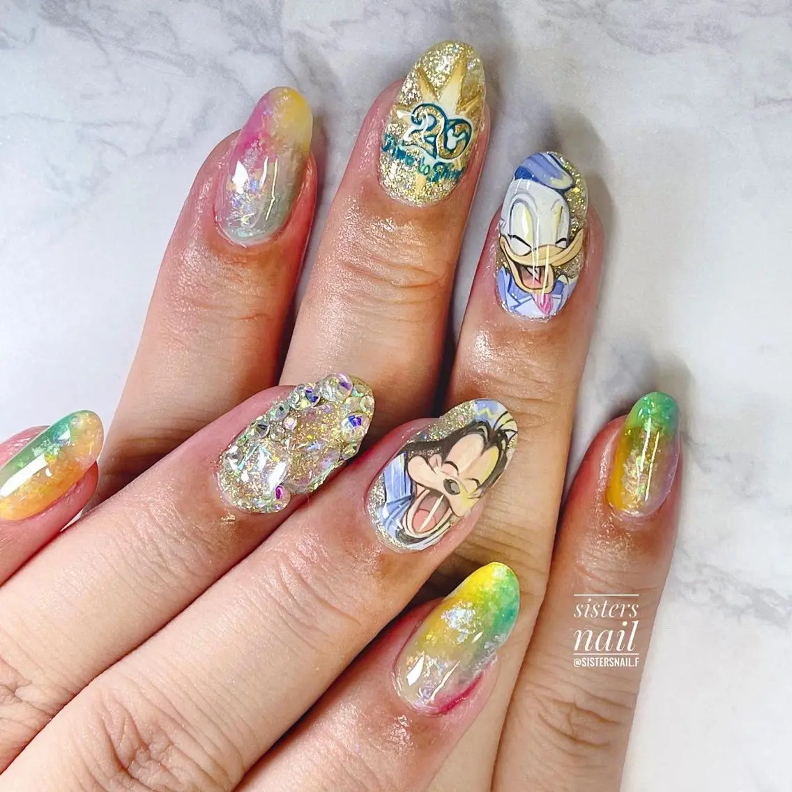 ネイル アートネイル キラキラネイル ストーンネイル sisters nail.fのネイルデザイン