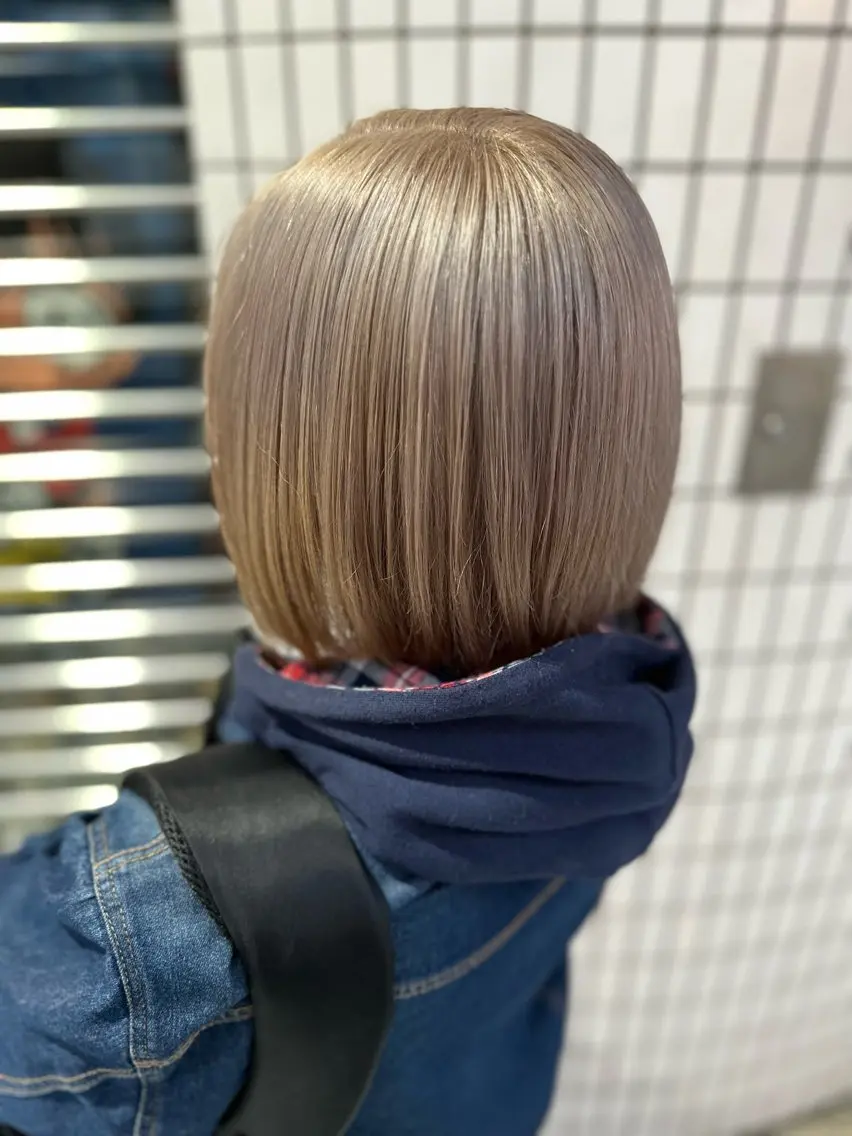 ショート カラー ベージュカラー ブリーチ 透明感カラー ホワイトベージュ 髪質改善・艶カラー HIROTOのヘアスタイル