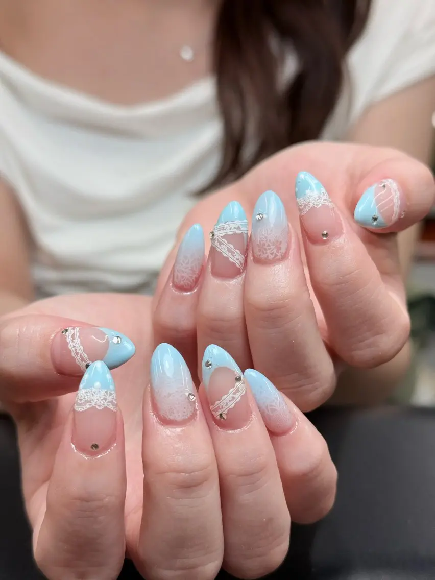 ネイル ブルー ジェルネイル ガーリー 韓国ネイル レース Iconic Nailのネイルデザイン