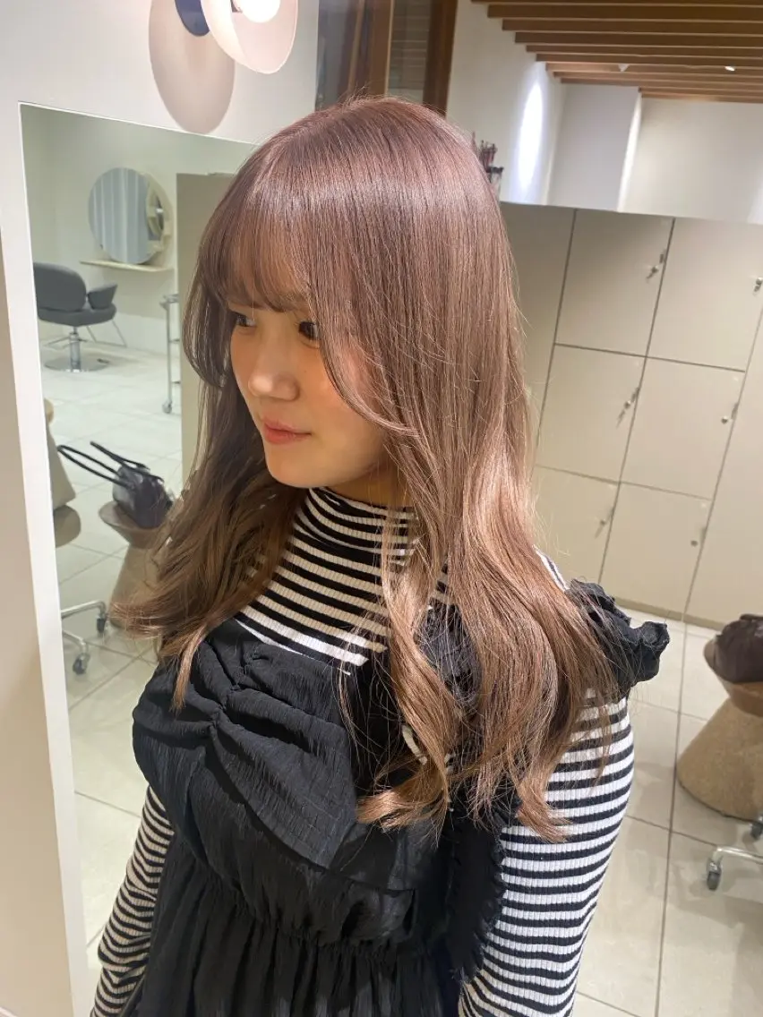 ロング ヘアカラー ササキ モモカ🦙💫のヘアスタイル