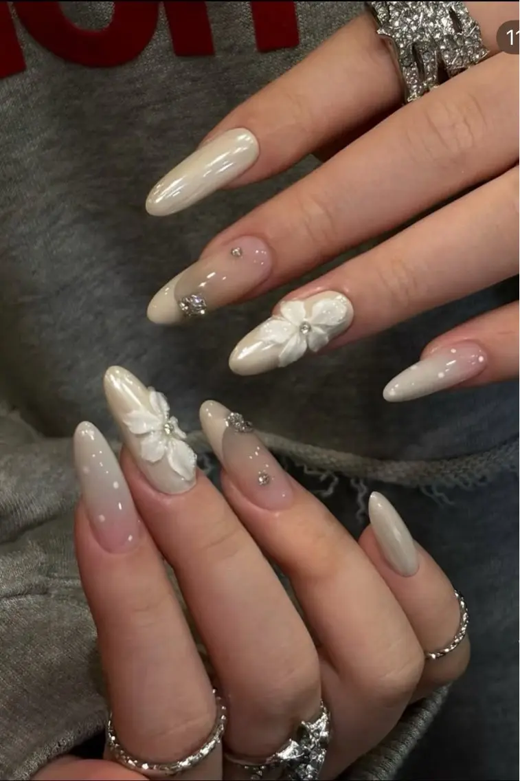 ネイル チークネイル ドット フットネイル フレンチネイル グラデーション ハンドネイル ハンドケア Nihonthy Nail 新宿のネイルデザイン