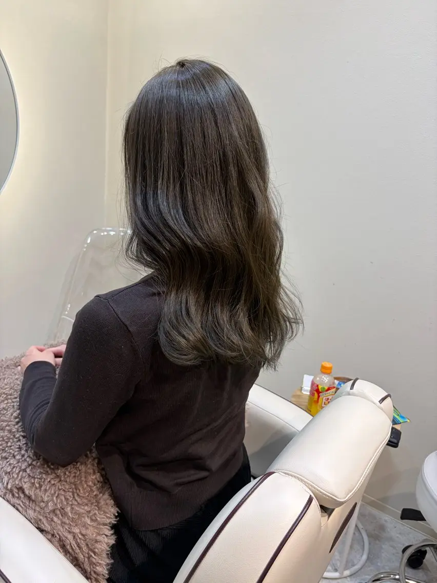 セミロング ヘアカラー 🫧ツヤ髪個室美容室 安食茉莉🫧のヘアスタイル