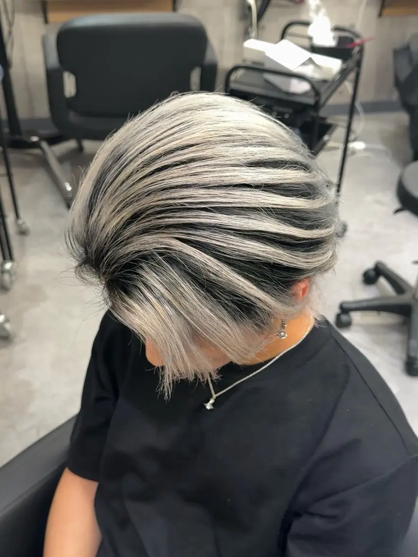ショート カラー 河野 大輝のヘアスタイル