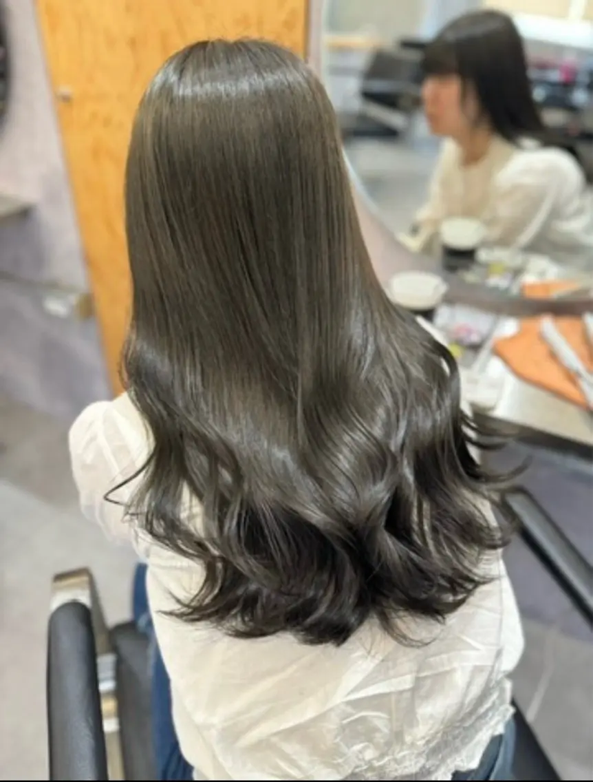 ロング カラー ベージュカラー ブリーチ ブリーチなしカラー 学生 トリートメント ヘアカラー 仙台/ベージュ／ 艶カラー／三宅空翔のヘアスタイル