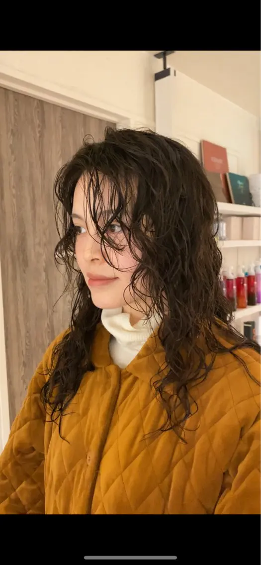 ロング パーマ カット パーマ ナチュラルヘア🫧 ナナミのヘアスタイル