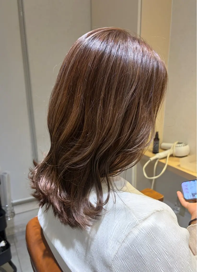 カラー ベージュカラー ミルクティーベージュ ヘアカラー 津田 璃音のヘアスタイル