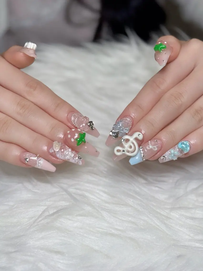 ネイル NEM nailstudioのネイルデザイン