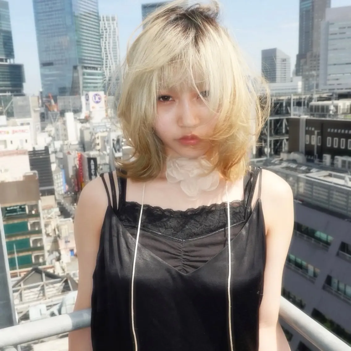 ミディアム 小顔カット ﾌﾞﾚｲｽﾞ˚✧₊⁎ ﾚｲﾔｰToriのヘアスタイル