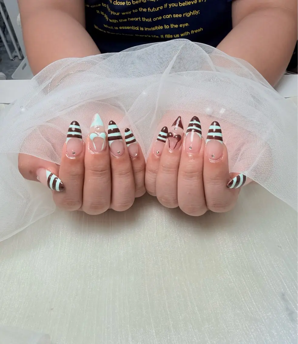 ネイル アートネイル 持ち込み ハンドネイル ハンドケア Dyo Nailのネイルデザイン