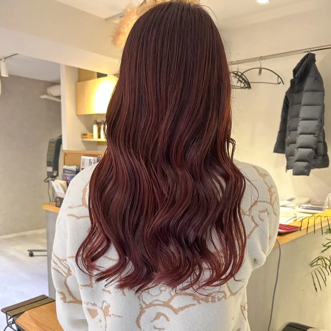 ロング カラー レッドカラー 甲斐 瑞稀のヘアスタイル