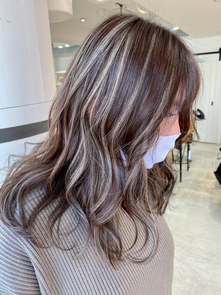 🌼ヘアモデル価格🌼本格ケアブリーチハイライト+Tr/18900円→5500円✨ 暖色⭕️の写真