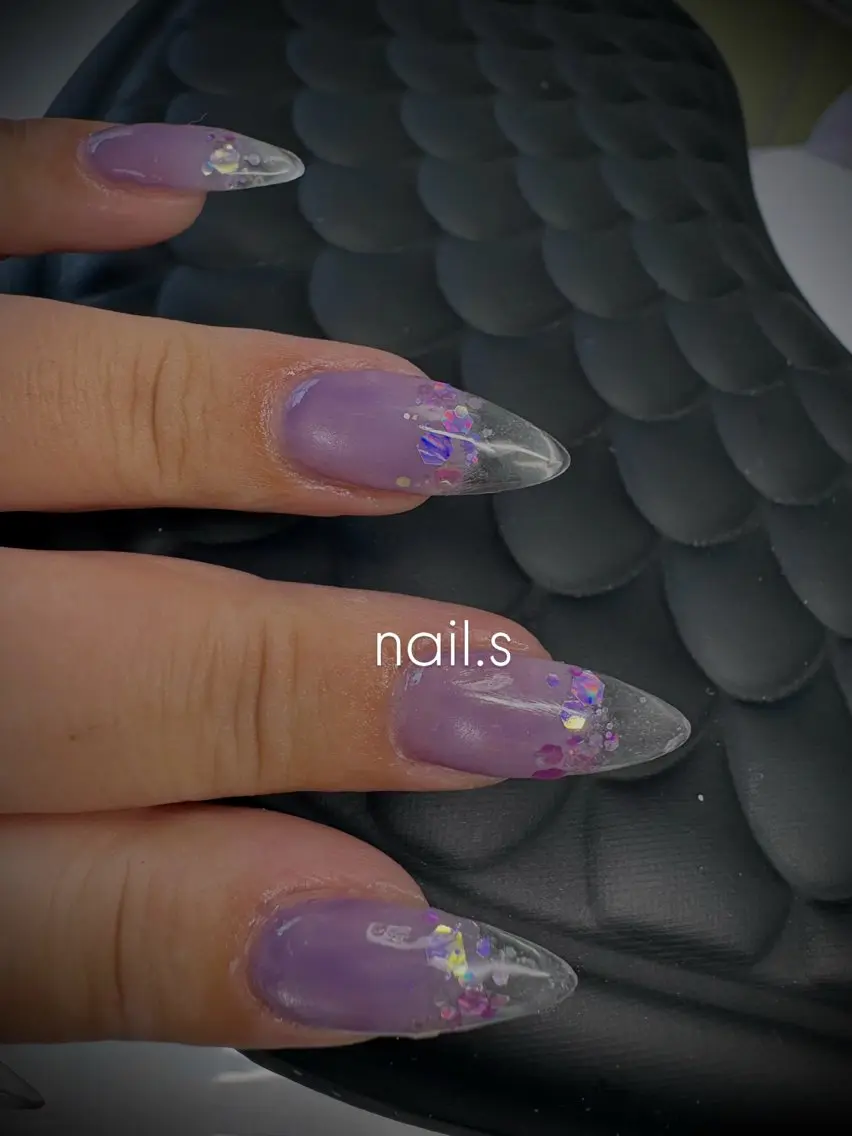 ネイル クリアネイル 長さ出し ラメ(グリッター) マグネットネイル パープル ハンドネイル nail.s misatoのネイルデザイン