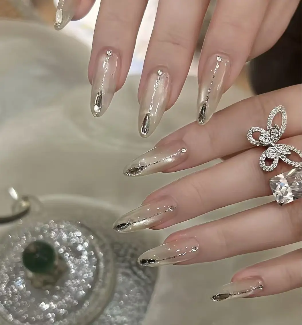 ネイル フラワーネイル フレンチネイル ジェルネイル ガラスフレンチ ハート ハンドネイル BabyYouMi nailのネイルデザイン