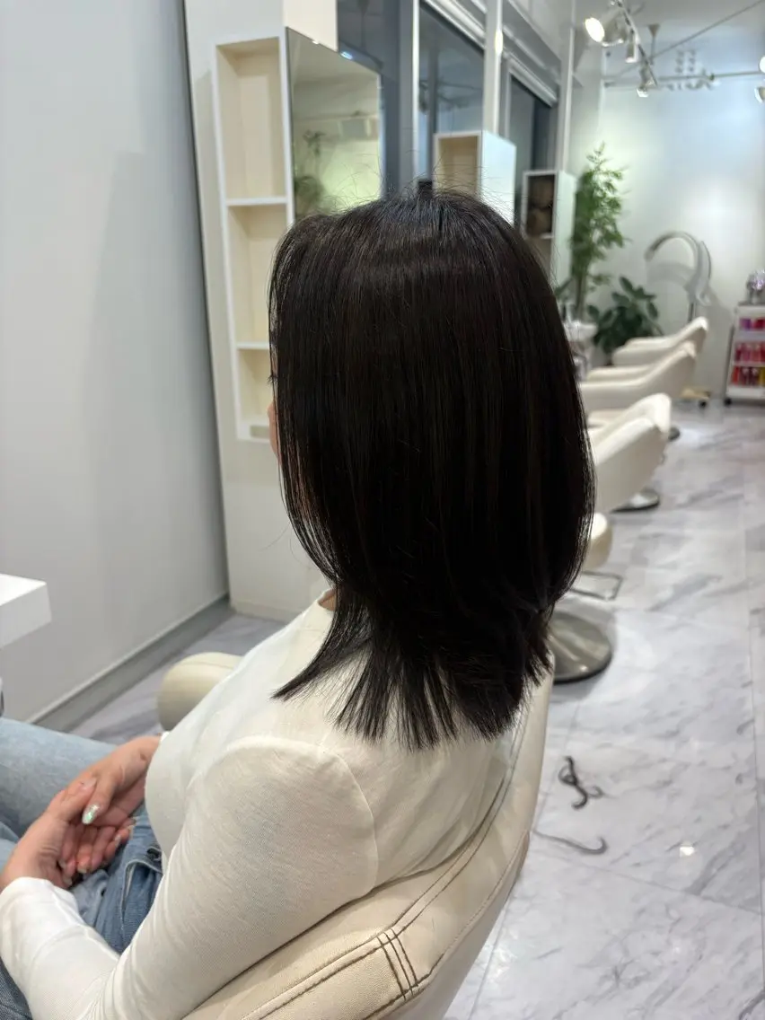 ミディアム 明壁 沙弓のヘアスタイル