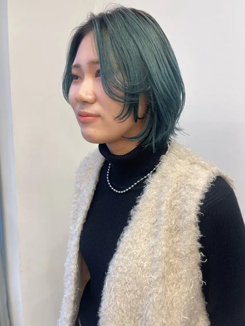 ショート カラー カット ヘアカラー トリートメント 💓パーマ，💗 レイヤーカットのヘアスタイル