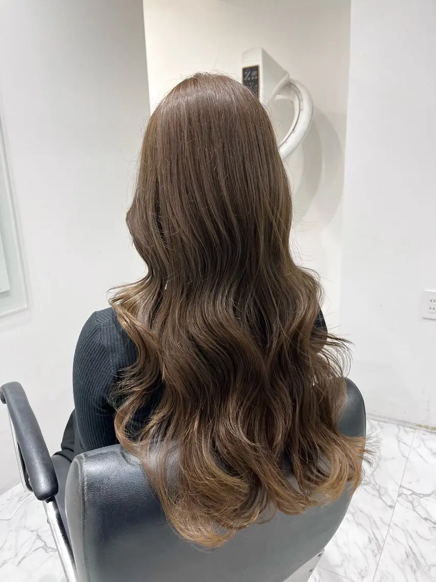 ロング カラー 赤み消し透明感カラー オオヤマのヘアスタイル