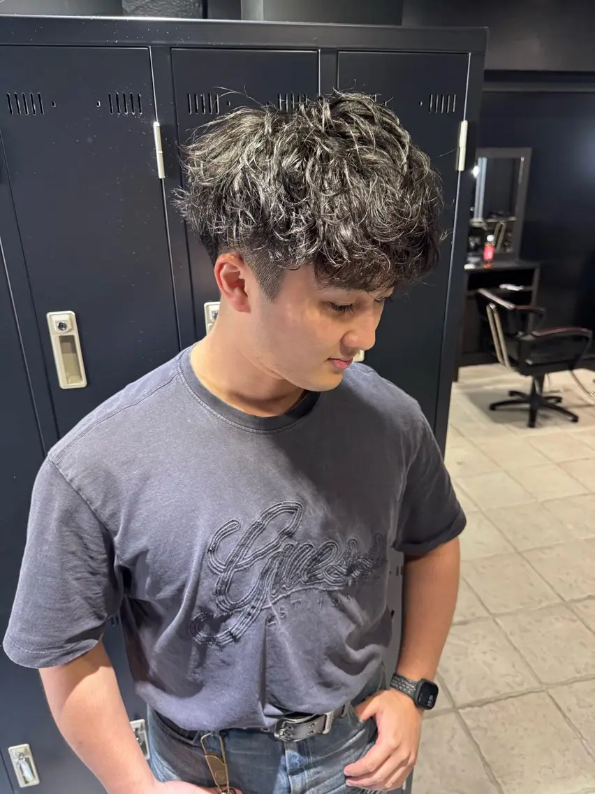 ショート ヘアアレンジ メンズ マッシュ メンズパーマ シャドーパーマ 刈り上げ カット パーマ メンズ専門 美容師✨ アメ村 堀江颯瑛のヘアスタイル