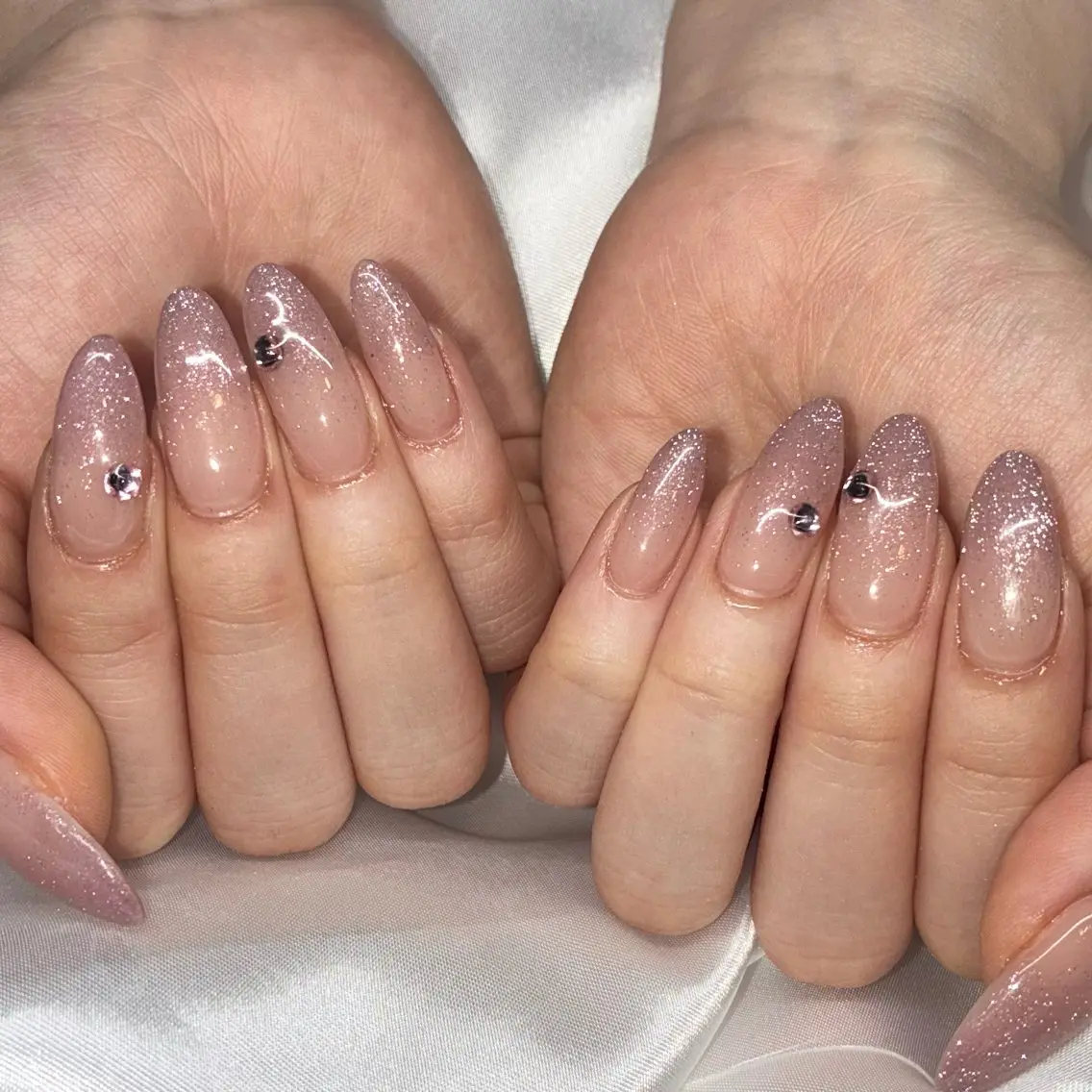 ネイル フラッシュネイル ラメ(グリッター) ハンドネイル Nail ヌシん家 AKANEのネイルデザイン