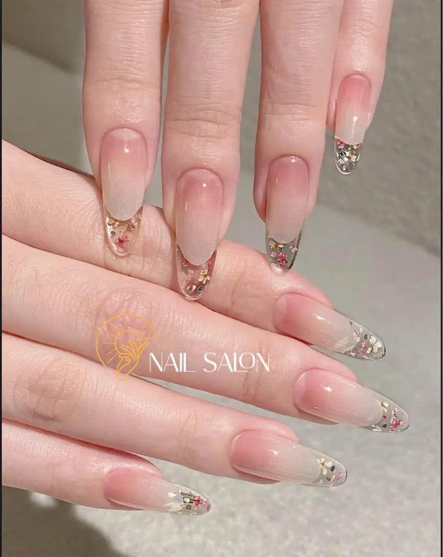 ネイル クリアネイル フラワーネイル 春ネイル ハンドネイル ハンドケア Sun Nail 池袋のエステ・リラクイメージ