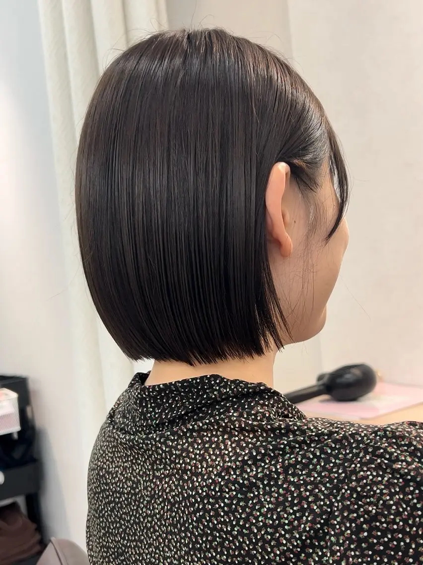 ショート 切りっぱなしボブ ボブ 豊島 璃奈のヘアスタイル