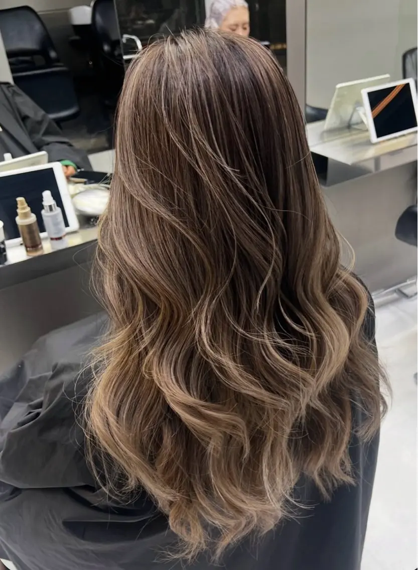 ロング レイヤーカット トリートメント ヘアカラー Kotomi 🇺🇸💋のヘアスタイル