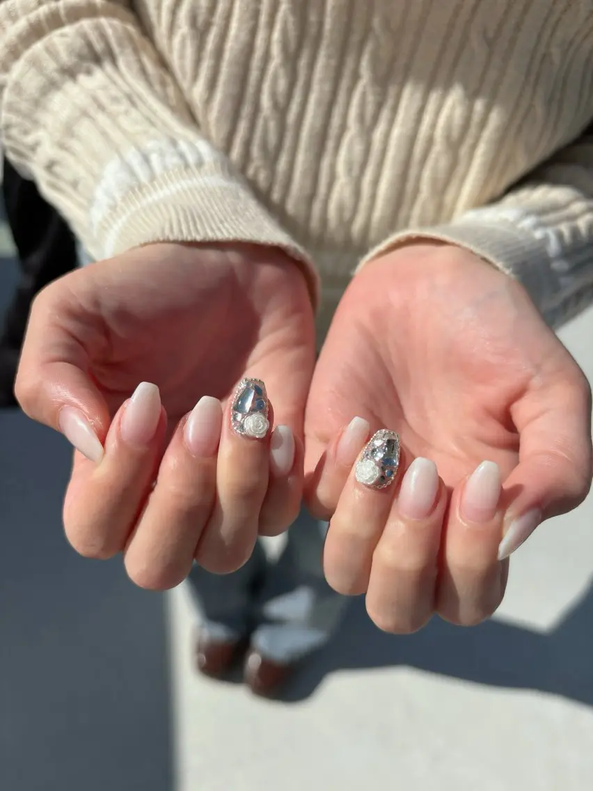 ネイル ガーリー グラデーション キラキラネイル ホワイト ハンドネイル tytto nail ❤︎eriのネイルデザイン